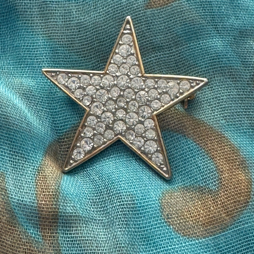 Star Rhinestone Brooch - Picture 3 of 6